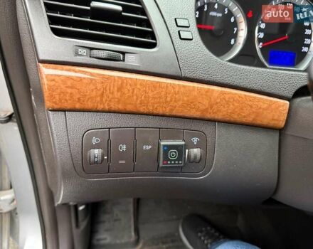 Серый Хендай Соната, объемом двигателя 2.4 л и пробегом 266 тыс. км за 6990 $, фото 12 на Automoto.ua