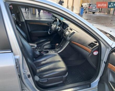 Хендай Соната 2008 у Хмельницькому на Automoto.ua Сірий Хендай Соната, об'ємом двигуна 2.4 л та пробігом 212 тис. км за 6500 $, фото 6 на Automoto.ua