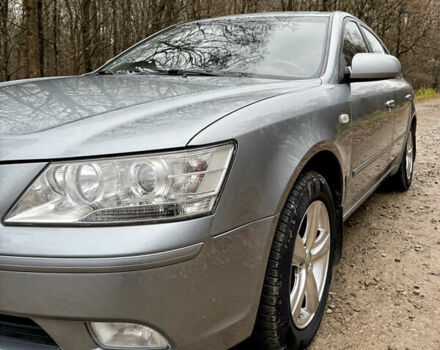 Серый Хендай Соната, объемом двигателя 2 л и пробегом 234 тыс. км за 5500 $, фото 11 на Automoto.ua