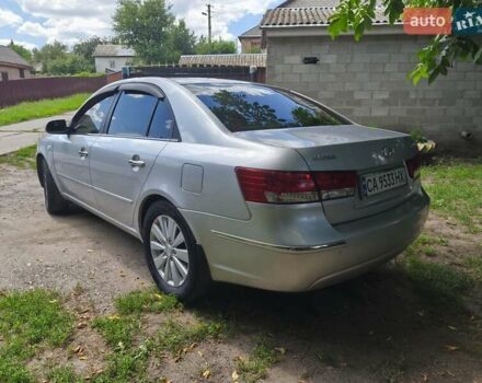 Сірий Хендай Соната, об'ємом двигуна 2.4 л та пробігом 231 тис. км за 7200 $, фото 4 на Automoto.ua
