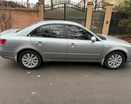 Серый Хендай Соната, объемом двигателя 2.4 л и пробегом 266 тыс. км за 6990 $, фото 3 на Automoto.ua