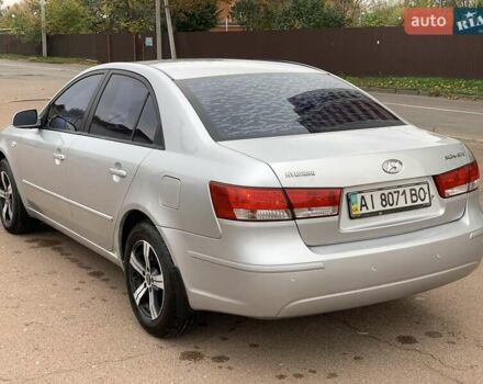 Хендай Соната 2008 в Киеве на Automoto.ua Серый Хендай Соната, объемом двигателя 2 л и пробегом 200 тыс. км за 5700 $, фото 13 на Automoto.ua