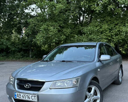 Сірий Хендай Соната, об'ємом двигуна 2.36 л та пробігом 197 тис. км за 6500 $, фото 2 на Automoto.ua
