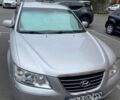 Серый Хендай Соната, объемом двигателя 2 л и пробегом 205 тыс. км за 5555 $, фото 1 на Automoto.ua