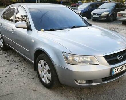 Хендай Соната 2008 у Києві на Automoto.ua Сірий Хендай Соната, об'ємом двигуна 2 л та пробігом 186 тис. км за 5300 $, фото 6 на Automoto.ua