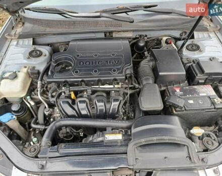 Сірий Хендай Соната, об'ємом двигуна 2 л та пробігом 170 тис. км за 7700 $, фото 7 на Automoto.ua
