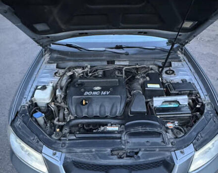 Сірий Хендай Соната, об'ємом двигуна 2.36 л та пробігом 197 тис. км за 6500 $, фото 28 на Automoto.ua