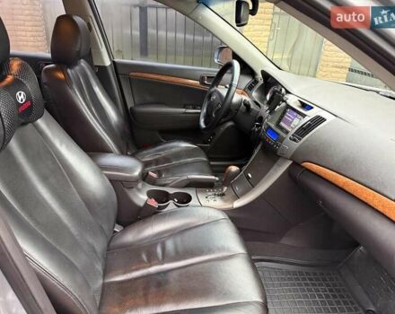 Серый Хендай Соната, объемом двигателя 2.4 л и пробегом 266 тыс. км за 6990 $, фото 20 на Automoto.ua