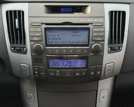 Серый Хендай Соната, объемом двигателя 2.4 л и пробегом 288 тыс. км за 6350 $, фото 12 на Automoto.ua