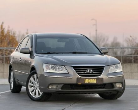 Серый Хендай Соната, объемом двигателя 2.4 л и пробегом 288 тыс. км за 6350 $, фото 3 на Automoto.ua