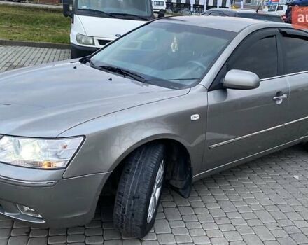 Серый Хендай Соната, объемом двигателя 2 л и пробегом 115 тыс. км за 7800 $, фото 5 на Automoto.ua