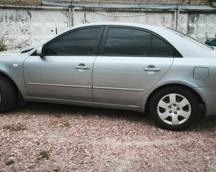Хендай Соната 2008 у Києві на Automoto.ua Сірий Хендай Соната, об'ємом двигуна 2 л та пробігом 286 тис. км за 5499 $, фото 3 на Automoto.ua