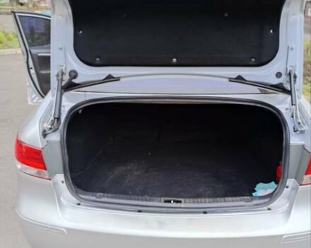 Сірий Хендай Соната, об'ємом двигуна 2 л та пробігом 350 тис. км за 4700 $, фото 4 на Automoto.ua