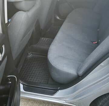 Хендай Соната 2008 у Києві на Automoto.ua Сірий Хендай Соната, об'ємом двигуна 2 л та пробігом 186 тис. км за 5300 $, фото 12 на Automoto.ua