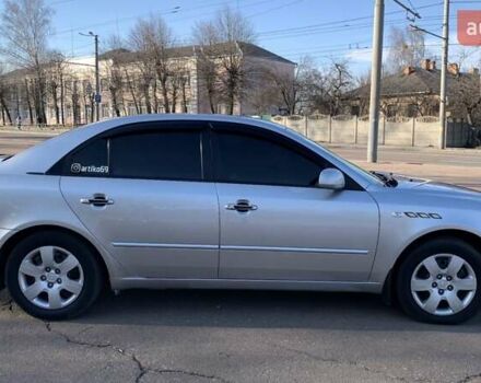 Серый Хендай Соната, объемом двигателя 2 л и пробегом 250 тыс. км за 7000 $, фото 1 на Automoto.ua