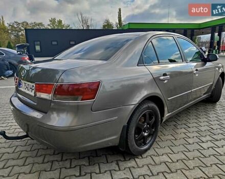 Серый Хендай Соната, объемом двигателя 2 л и пробегом 215 тыс. км за 3850 $, фото 9 на Automoto.ua