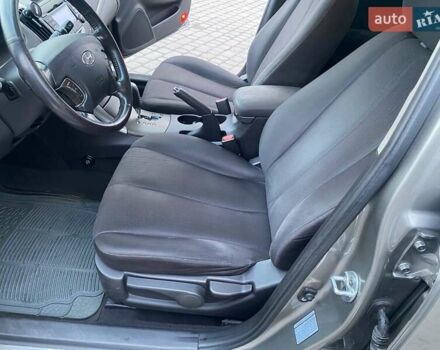 Серый Хендай Соната, объемом двигателя 2 л и пробегом 115 тыс. км за 7800 $, фото 23 на Automoto.ua