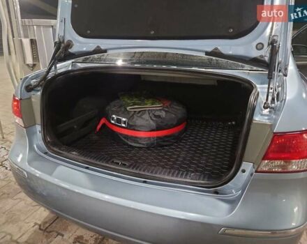 Серый Хендай Соната, объемом двигателя 2 л и пробегом 239 тыс. км за 6400 $, фото 7 на Automoto.ua