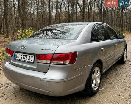 Серый Хендай Соната, объемом двигателя 2 л и пробегом 234 тыс. км за 5500 $, фото 15 на Automoto.ua