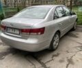 Сірий Хендай Соната, об'ємом двигуна 2 л та пробігом 260 тис. км за 7300 $, фото 2 на Automoto.ua