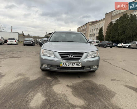 Серый Хендай Соната, объемом двигателя 2.4 л и пробегом 266 тыс. км за 8500 $, фото 1 на Automoto.ua