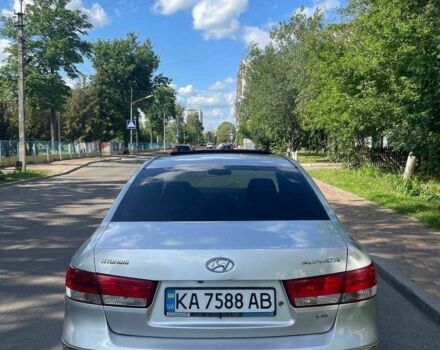 Сірий Хендай Соната, об'ємом двигуна 3.3 л та пробігом 213 тис. км за 5650 $, фото 5 на Automoto.ua