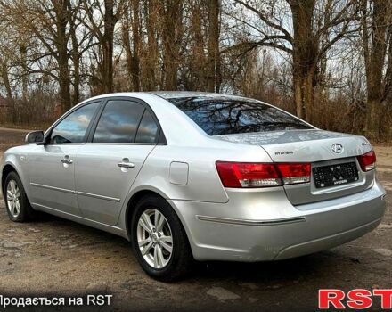 Сірий Хендай Соната, об'ємом двигуна 2 л та пробігом 180 тис. км за 5700 $, фото 5 на Automoto.ua