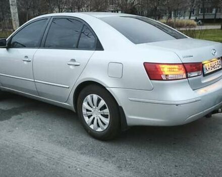 Серый Хендай Соната, объемом двигателя 2 л и пробегом 354 тыс. км за 5200 $, фото 6 на Automoto.ua