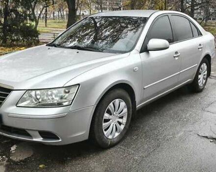 Серый Хендай Соната, объемом двигателя 2 л и пробегом 354 тыс. км за 5300 $, фото 11 на Automoto.ua