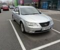 Сірий Хендай Соната, об'ємом двигуна 2.36 л та пробігом 300 тис. км за 5500 $, фото 1 на Automoto.ua