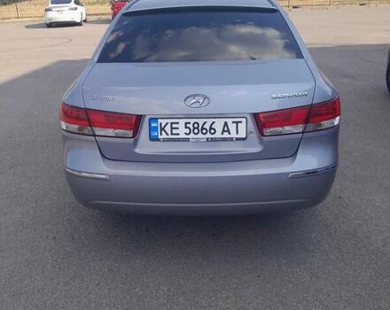 Сірий Хендай Соната, об'ємом двигуна 2 л та пробігом 132 тис. км за 9200 $, фото 1 на Automoto.ua
