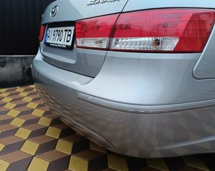 Серый Хендай Соната, объемом двигателя 2 л и пробегом 250 тыс. км за 5999 $, фото 4 на Automoto.ua