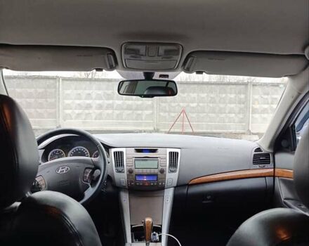 Сірий Хендай Соната, об'ємом двигуна 2.36 л та пробігом 300 тис. км за 5500 $, фото 14 на Automoto.ua