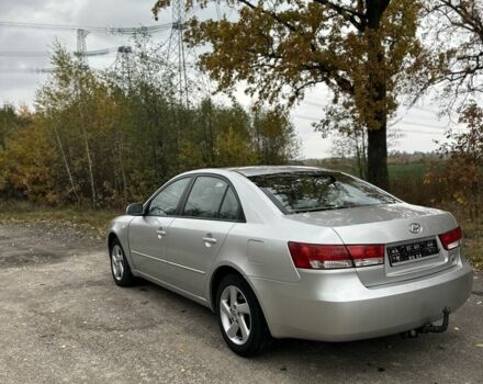 Хендай Соната 2009 в Сарнах на Automoto.ua Серый Хендай Соната, объемом двигателя 2 л и пробегом 188 тыс. км за 2850 $, фото 1 на Automoto.ua