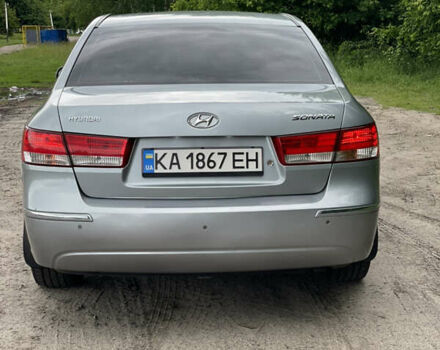 Серый Хендай Соната, объемом двигателя 2.4 л и пробегом 320 тыс. км за 7400 $, фото 4 на Automoto.ua