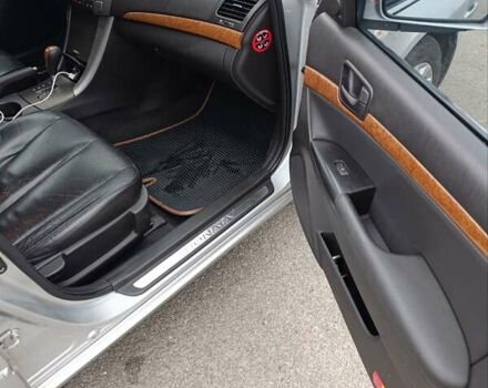 Сірий Хендай Соната, об'ємом двигуна 2.36 л та пробігом 300 тис. км за 5500 $, фото 18 на Automoto.ua