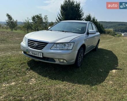 Серый Хендай Соната, объемом двигателя 2 л и пробегом 343 тыс. км за 4300 $, фото 3 на Automoto.ua