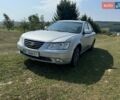 Серый Хендай Соната, объемом двигателя 2 л и пробегом 343 тыс. км за 4300 $, фото 3 на Automoto.ua