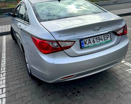 Сірий Хендай Соната, об'ємом двигуна 2 л та пробігом 120 тис. км за 5700 $, фото 2 на Automoto.ua