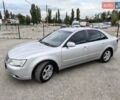Сірий Хендай Соната, об'ємом двигуна 2 л та пробігом 350 тис. км за 4500 $, фото 1 на Automoto.ua