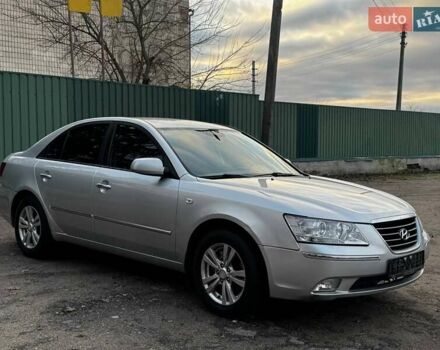 Сірий Хендай Соната, об'ємом двигуна 2 л та пробігом 180 тис. км за 5700 $, фото 7 на Automoto.ua