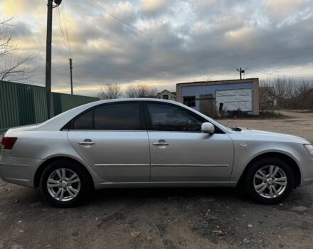 Сірий Хендай Соната, об'ємом двигуна 2 л та пробігом 180 тис. км за 5700 $, фото 10 на Automoto.ua