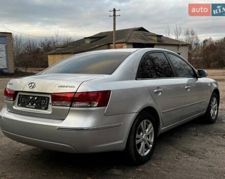 Сірий Хендай Соната, об'ємом двигуна 2 л та пробігом 180 тис. км за 5700 $, фото 17 на Automoto.ua