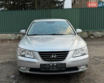 Сірий Хендай Соната, об'ємом двигуна 2 л та пробігом 180 тис. км за 5700 $, фото 2 на Automoto.ua