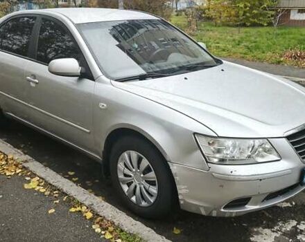 Серый Хендай Соната, объемом двигателя 2 л и пробегом 354 тыс. км за 5300 $, фото 6 на Automoto.ua