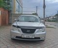 Серый Хендай Соната, объемом двигателя 2 л и пробегом 256 тыс. км за 5700 $, фото 1 на Automoto.ua