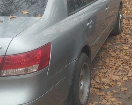 Серый Хендай Соната, объемом двигателя 2 л и пробегом 230 тыс. км за 4500 $, фото 2 на Automoto.ua
