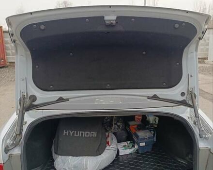 Сірий Хендай Соната, об'ємом двигуна 2.36 л та пробігом 300 тис. км за 5500 $, фото 11 на Automoto.ua