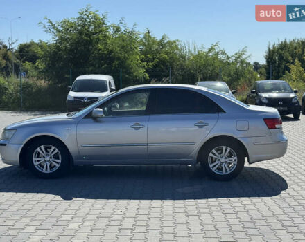 Сірий Хендай Соната, об'ємом двигуна 2 л та пробігом 228 тис. км за 4600 $, фото 7 на Automoto.ua