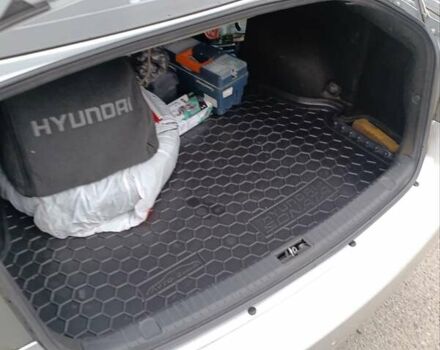 Сірий Хендай Соната, об'ємом двигуна 2.36 л та пробігом 300 тис. км за 5500 $, фото 12 на Automoto.ua